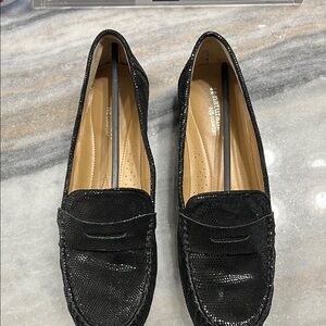 Naturalizer Women's Black Textured Loafers